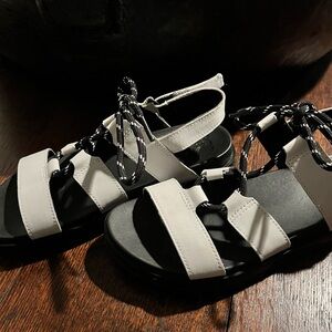 Sorel White Sandals With Black Soles And Laces. NWOB Size 7.5